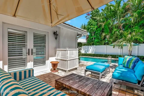 136 Worth Court S West Palm Beach FL 33405