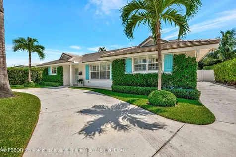 136 Worth Court S West Palm Beach FL 33405