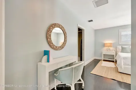 136 Worth Court S West Palm Beach FL 33405
