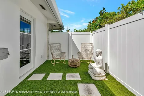 136 Worth Court S West Palm Beach FL 33405
