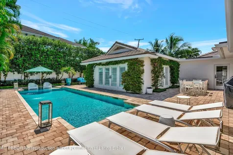 136 Worth Court S West Palm Beach FL 33405