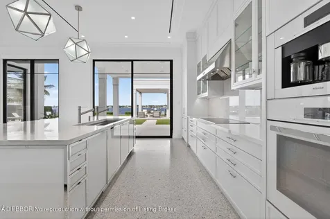 18200 Gardiner Lane Jupiter FL 33458