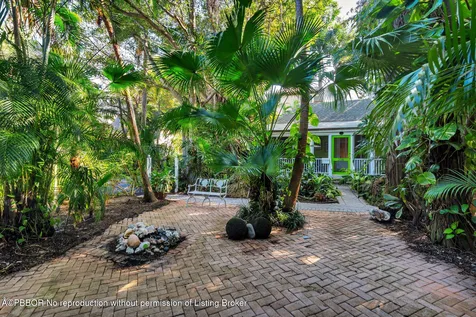 228 Phipps Plaza Palm Beach FL 33480