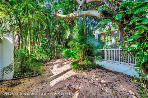228 Phipps Plaza Palm Beach FL 33480