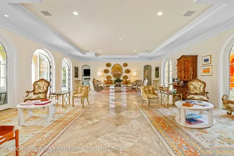 226 Via Las Brisas Palm Beach FL 33480