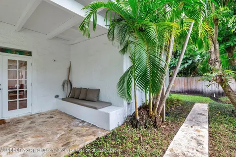 306 Marlborough Place West Palm Beach FL 33405