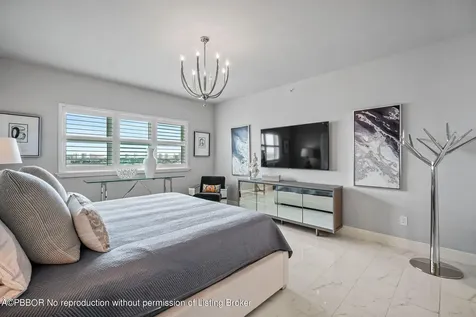 2650 Lake Shore Drive Riviera Beach FL 33404