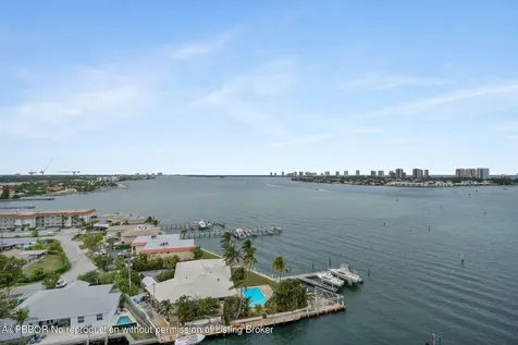 2650 Lake Shore Drive Riviera Beach FL 33404