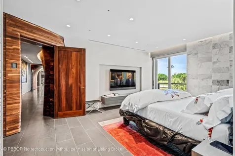 2 N Breakers Row Palm Beach FL 33480
