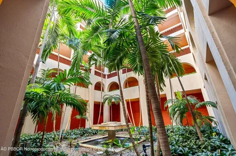 2 N Breakers Row Palm Beach FL 33480