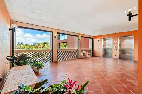2 N Breakers Row Palm Beach FL 33480
