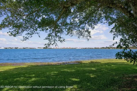 2 Firestone Circle West Palm Beach FL 33401
