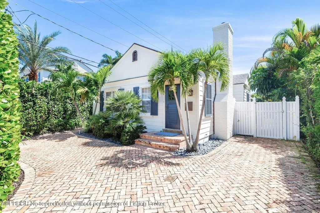 231 Cocoanut Row Palm Beach FL 33480