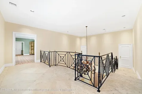 510 N Lake Way Palm Beach FL 33480