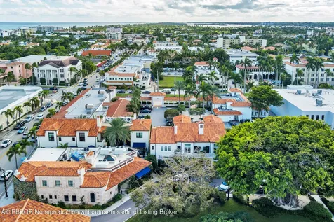 236 Phipps Plaza Palm Beach FL 33480
