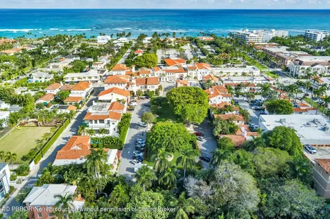 236 Phipps Plaza Palm Beach FL 33480