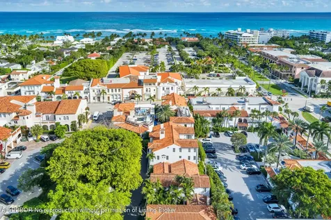 236 Phipps Plaza Palm Beach FL 33480