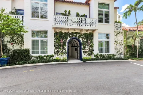 236 Phipps Plaza Palm Beach FL 33480