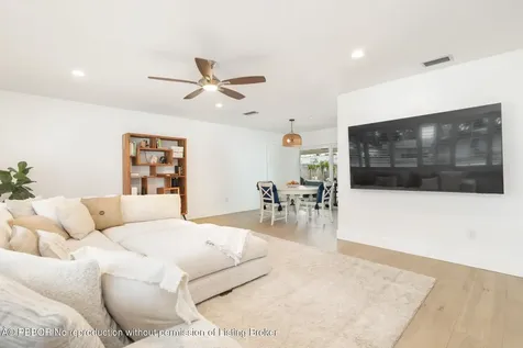 4244 Hyacinth Circle N Palm Beach Gardens FL 33410