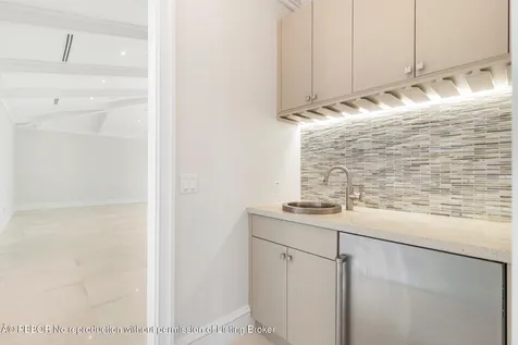216 Sandpiper Drive Palm Beach FL 33480