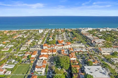 238 Phipps Plaza Palm Beach FL 33480