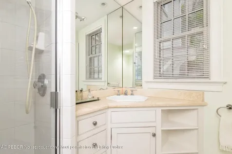 224 Phipps Plaza Palm Beach FL 33480