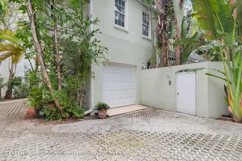 224 Phipps Plaza Palm Beach FL 33480