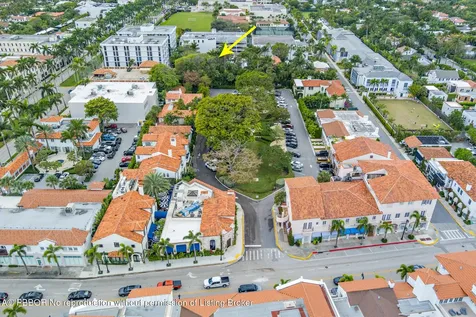 224 Phipps Plaza Palm Beach FL 33480