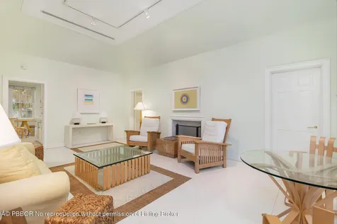 224 Phipps Plaza Palm Beach FL 33480