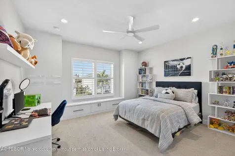 9221 Crestview Circle Palm Beach Gardens FL 33412