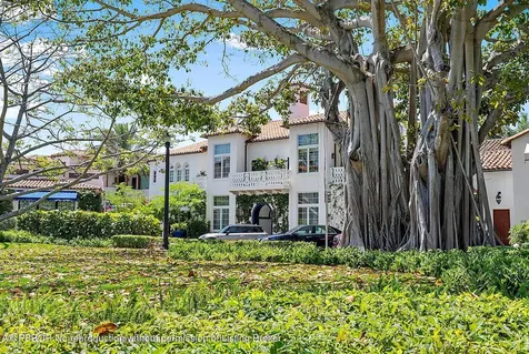 236 Phipps Plaza Palm Beach FL 33480