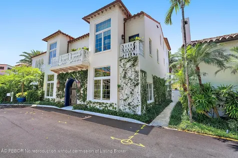 236 Phipps Plaza Palm Beach FL 33480