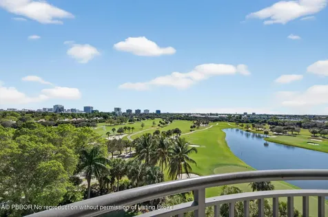 2427 Presidential Way West Palm Beach FL 33401