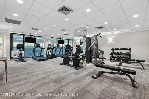 2427 Presidential Way West Palm Beach FL 33401