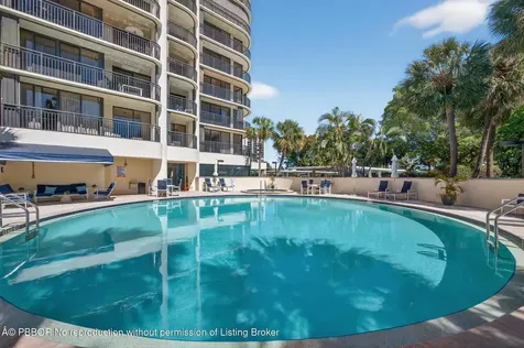 2427 Presidential Way West Palm Beach FL 33401