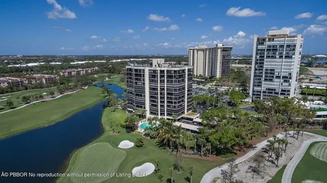 2427 Presidential Way West Palm Beach FL 33401