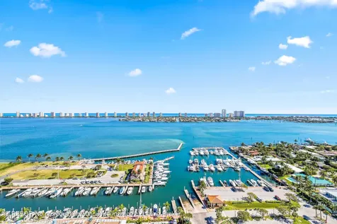 220 Lake Shore Drive Lake Park FL 33403