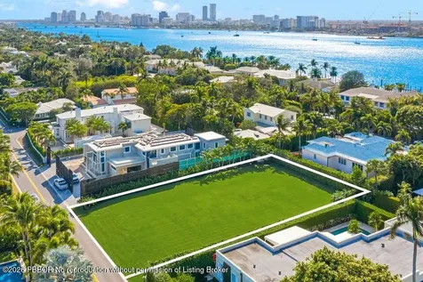 624 N Lake Way Palm Beach FL 33480
