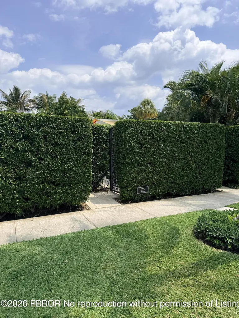 225 Everglade Palm Beach FL 33480