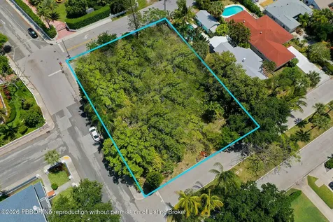 502 S Palmway Lake Worth Beach FL 33460