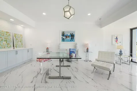 2435 Presidential Way West Palm Beach FL 33401