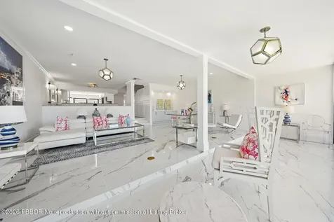 2435 Presidential Way West Palm Beach FL 33401