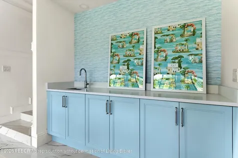 2435 Presidential Way West Palm Beach FL 33401