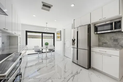 2435 Presidential Way West Palm Beach FL 33401