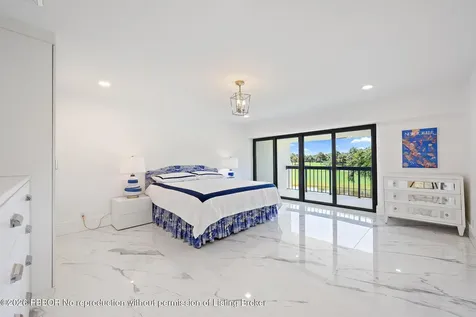 2435 Presidential Way West Palm Beach FL 33401