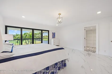 2435 Presidential Way West Palm Beach FL 33401