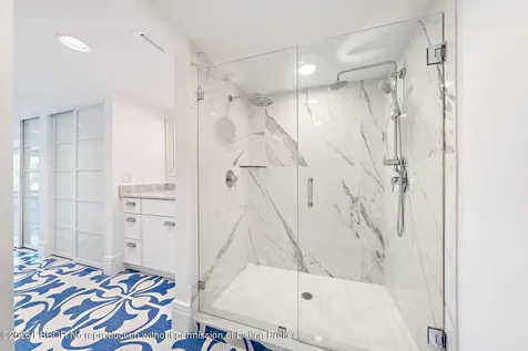 2435 Presidential Way West Palm Beach FL 33401
