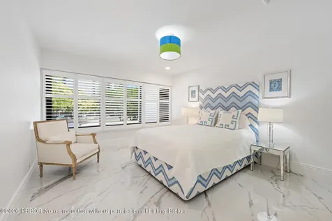 2435 Presidential Way West Palm Beach FL 33401