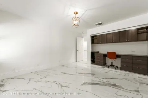2435 Presidential Way West Palm Beach FL 33401