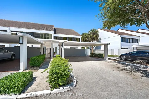 2435 Presidential Way West Palm Beach FL 33401